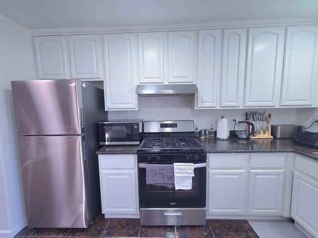 Kitchen - 2946 E 29th St