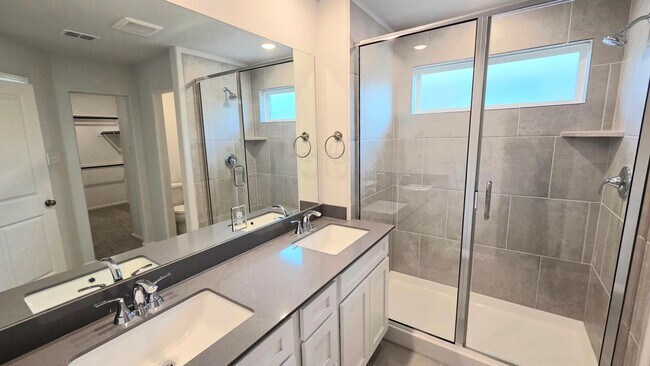Building Photo - 920 Santa Lucia Dr