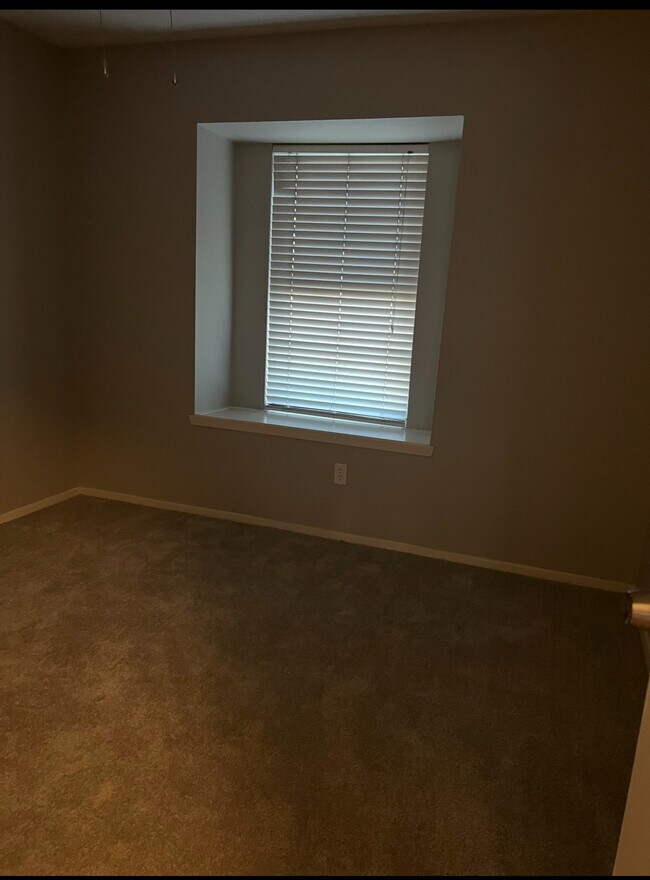 Building Photo - 20003 Rustlewood Dr