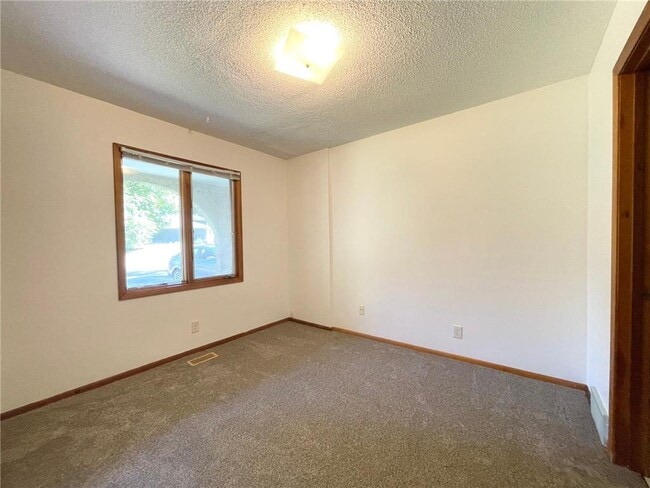 Building Photo - 5420 Mallard Ln