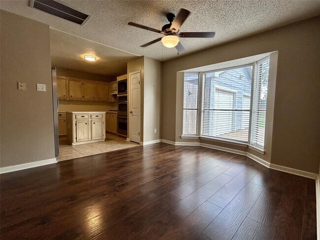 Building Photo - 2711 Laurel Creek Way
