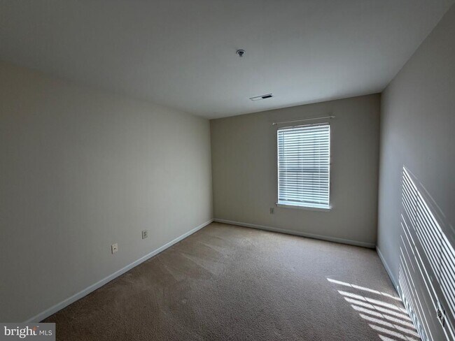 Building Photo - 112 Horseshoe Dr