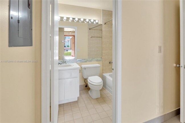 Building Photo - 6427 SW 132nd Ct Cir