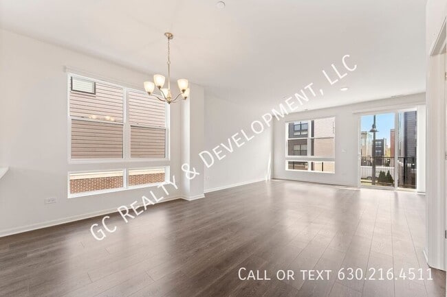 Building Photo - 2239 Parkside Dr