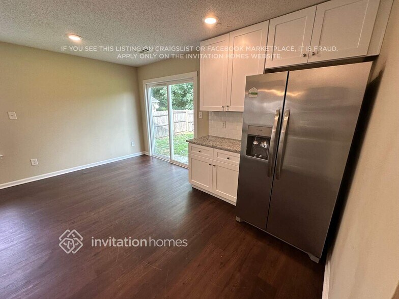 Building Photo - 9808 Aviary Hill Way