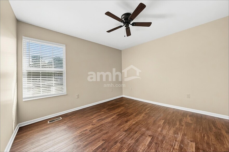 Building Photo - 2626 Sterling Ter