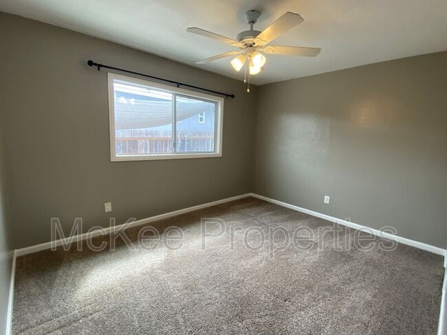 Building Photo - 1357 Elm Ave