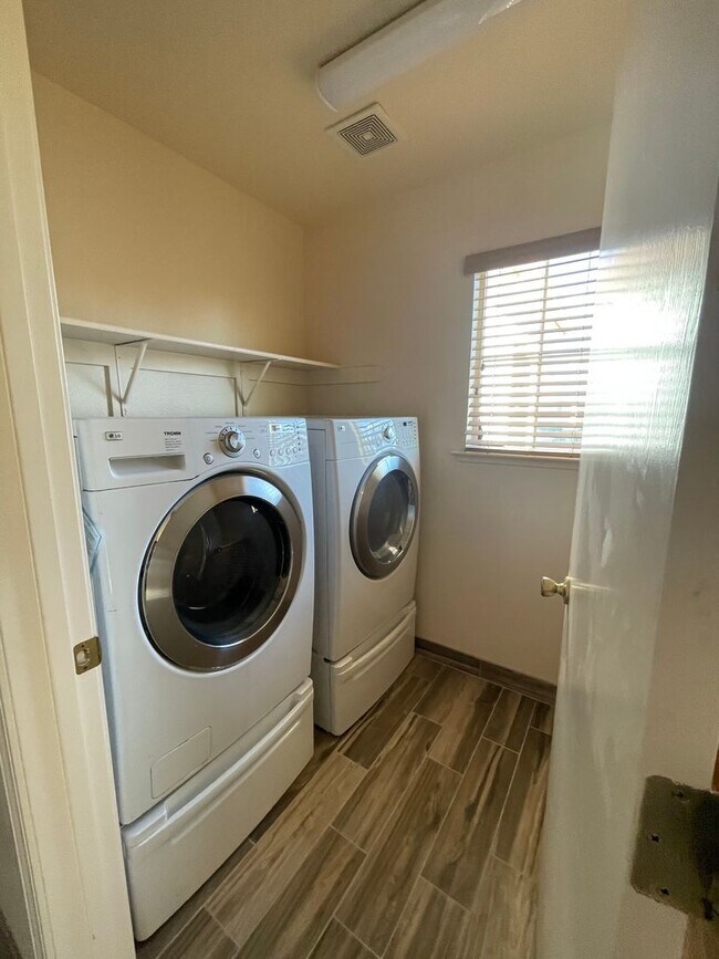 Building Photo - 4143 Canopy Ct