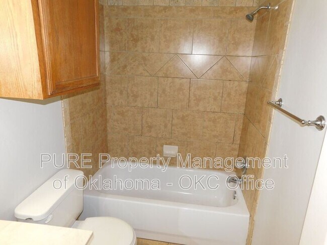Building Photo - 2121 NW 157th St
