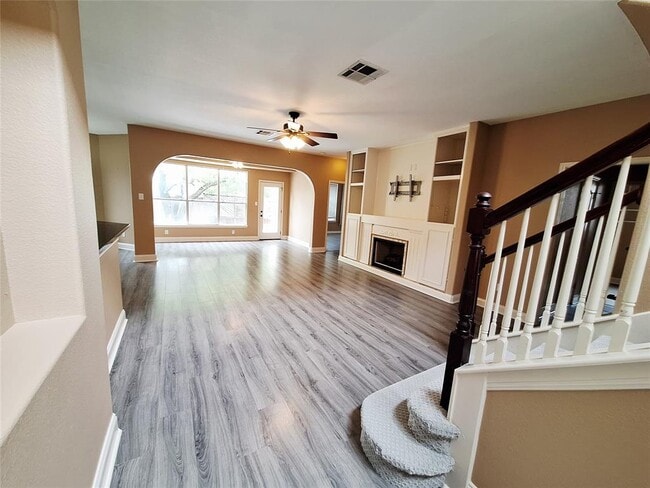 Building Photo - 2122 Wheaton Trail