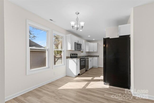 Building Photo - 660 Chestnut St