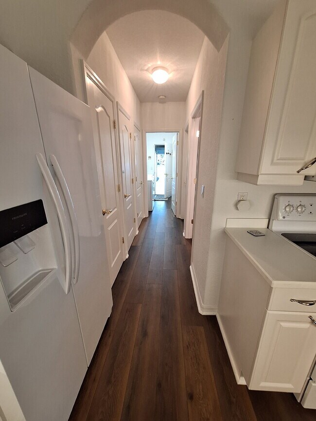 Building Photo - Lovely Villa in Gated Community in Venice