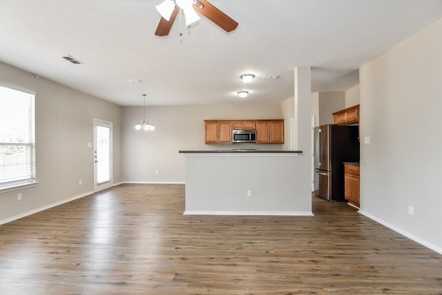 Building Photo - 3686 Juniper Hills Dr