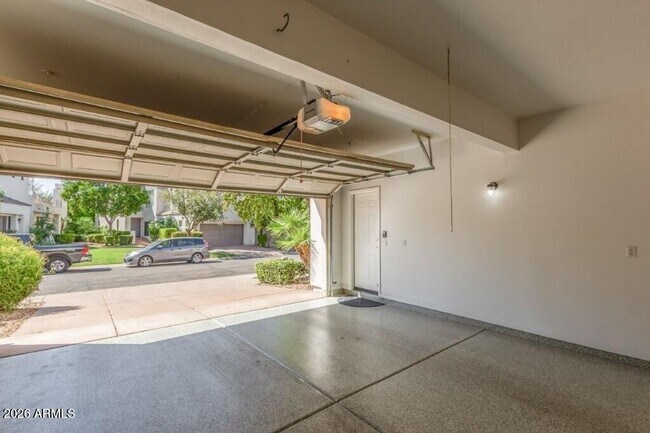 Building Photo - 7222 E Gainey Ranch Rd