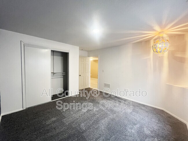 Building Photo - 14345 Woodrock Path