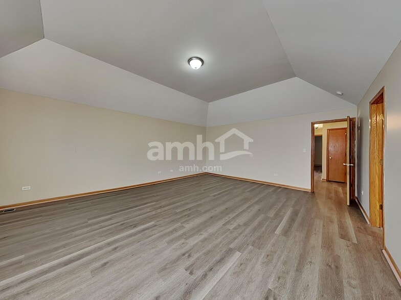 Building Photo - 24433 Independence Blvd