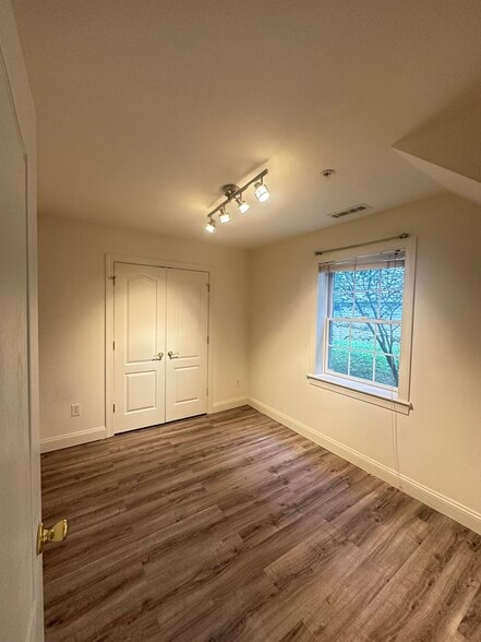 Building Photo - 532 Beall Ave
