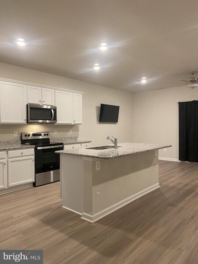 Building Photo - 94 Paddington St