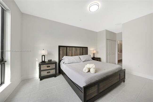 Building Photo - 8167 NW 41st St