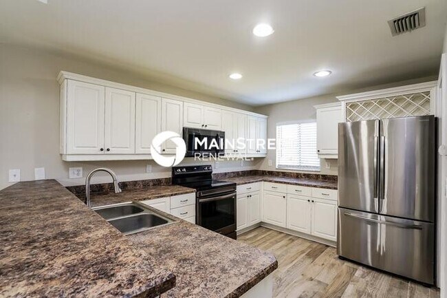 Building Photo - 3 Bedroom Pet-Friendly Home in Cape Coral, FL with Main Street Renewal