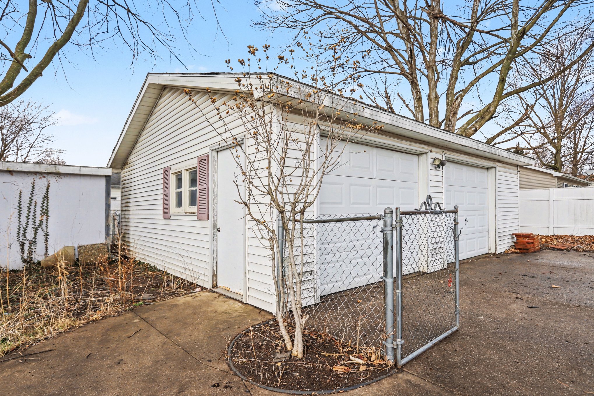 Building Photo - 205 E Murray Ave