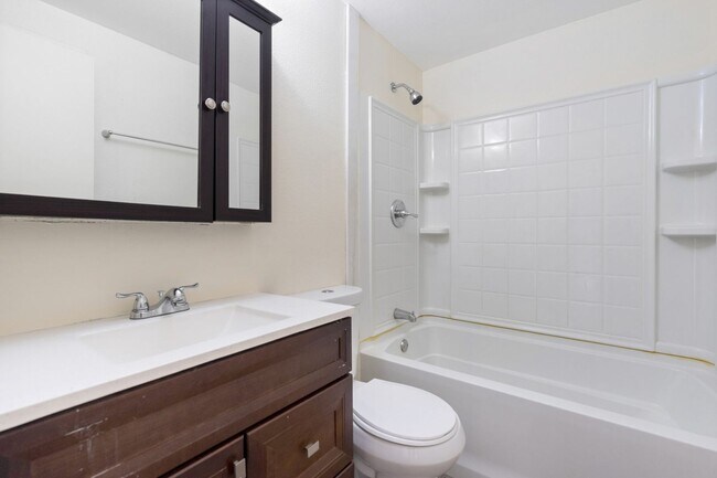 Building Photo - 3405 Butternut Dr