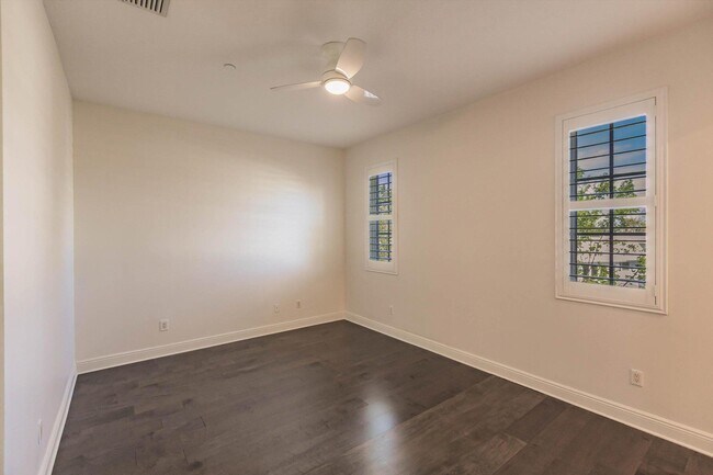 Building Photo - 820 Virginia Gardens Dr