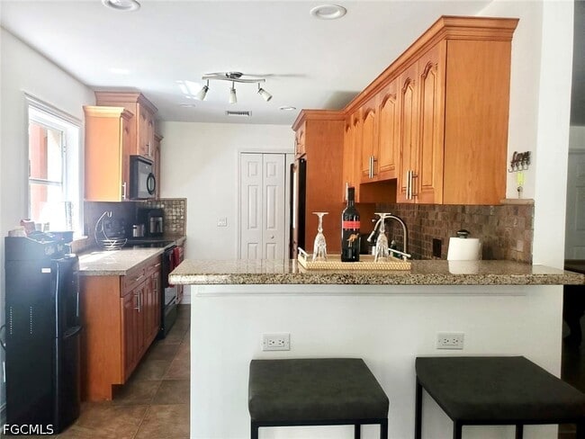 Building Photo - 740 19th St SW