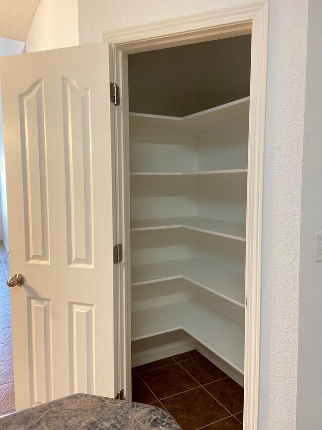 Building Photo - 1470 Senda Del Sol Ln