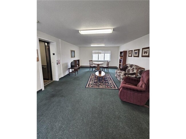 Building Photo - 306 S East St