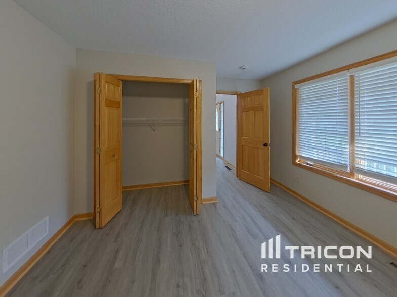 Building Photo - 22209 Red Oak Dr