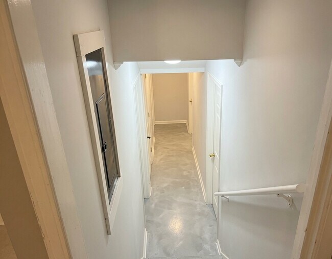 Building Photo - 3238 Amhurst Dr NW