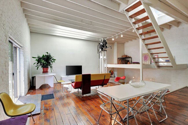 Building Photo - Gated Studio Loft Designed by Architect Ja...