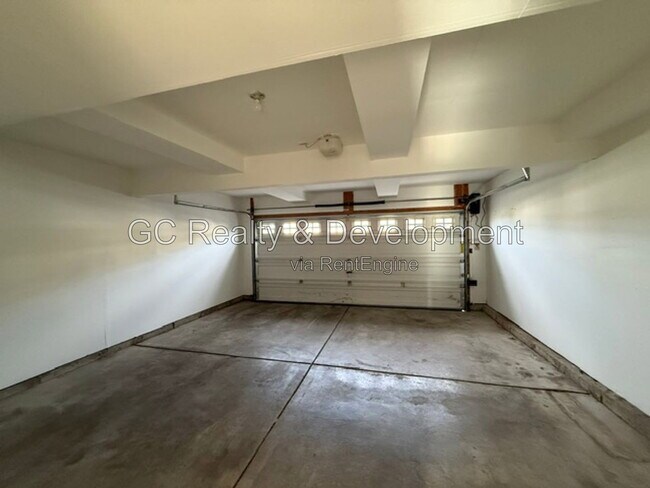 Building Photo - 1068 Turin Dr