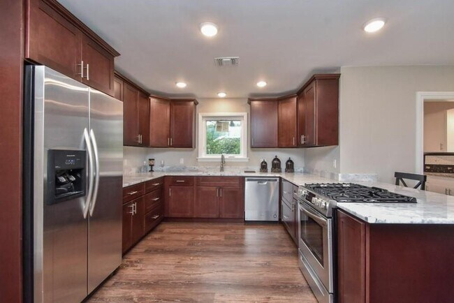 Building Photo - 1506 10th St