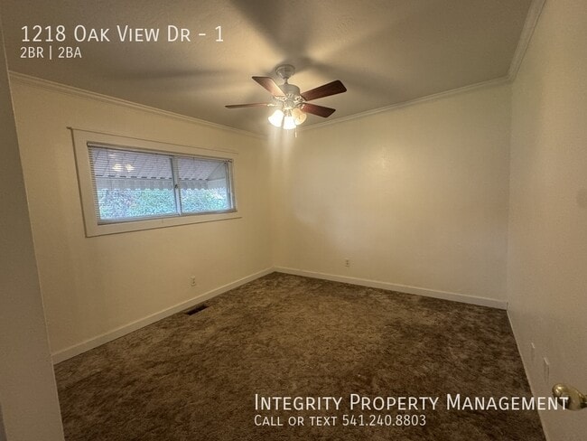 Building Photo - 1218 Oak View Dr