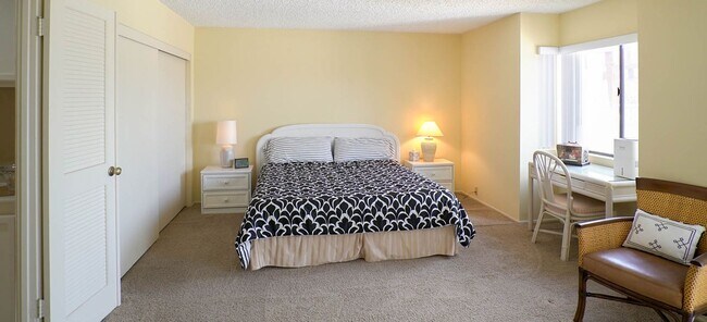 Building Photo - Beautifully Furnished Condo with Mountain ...