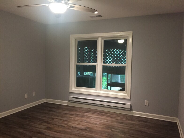 Building Photo - 8024 Ellingson Dr