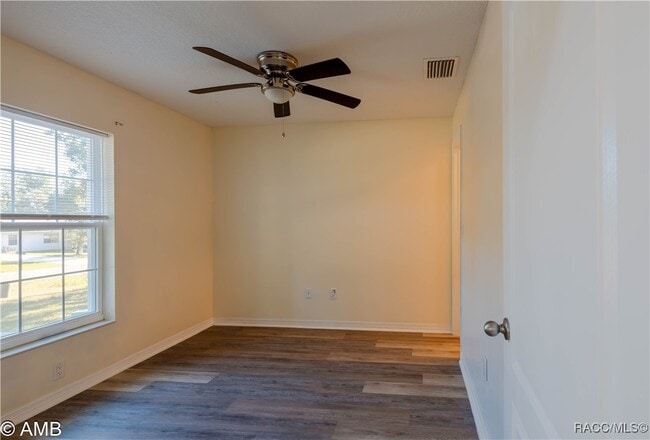 Building Photo - 9374 N Peachtree Way