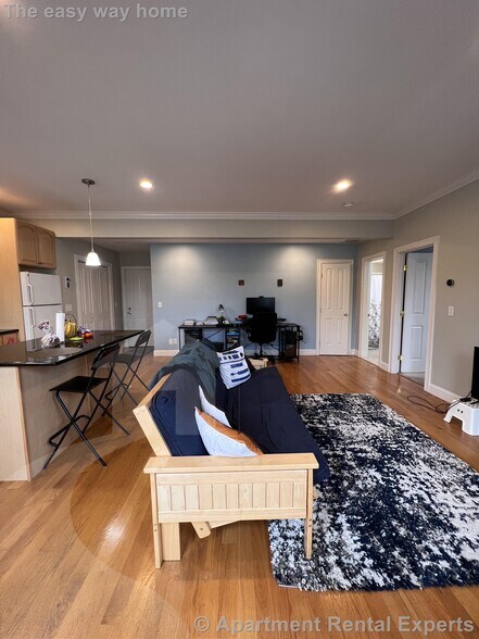 Building Photo - 146 Clifton St