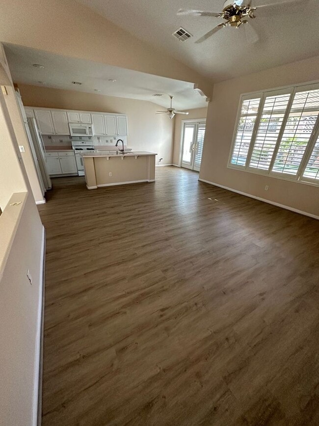 Building Photo - Henderson Pool Home