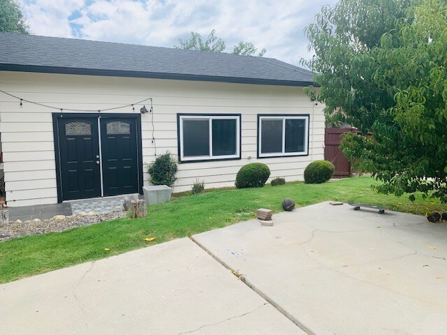 Primary Photo - 17207 Holly Dr