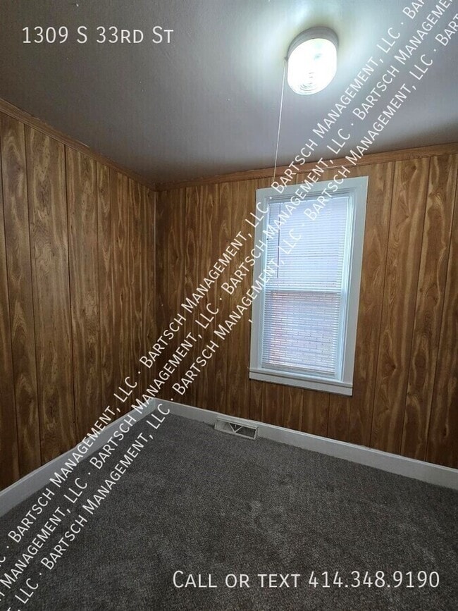 Building Photo - 1309 S 33rd St