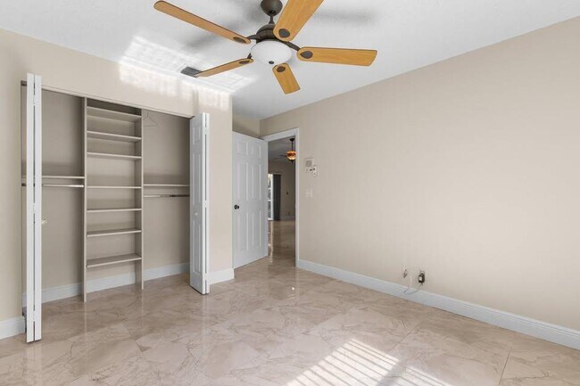 Building Photo - 4806 S Lee Rd