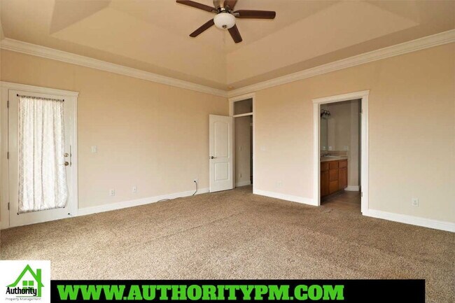 Building Photo - 997 Rollingview Dr