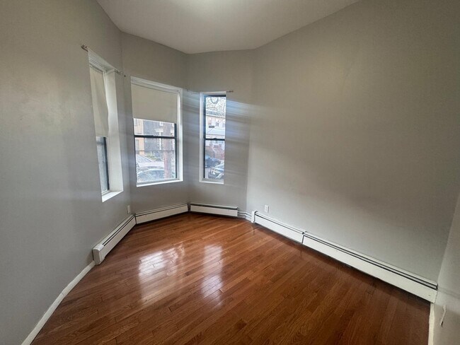 Building Photo - 64 Tuers Ave