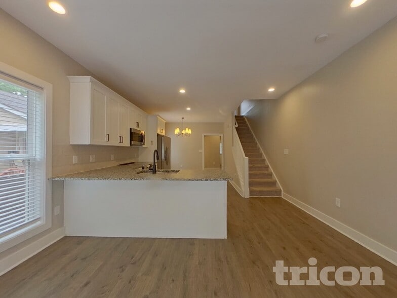 Building Photo - 3047 Ridge Ave