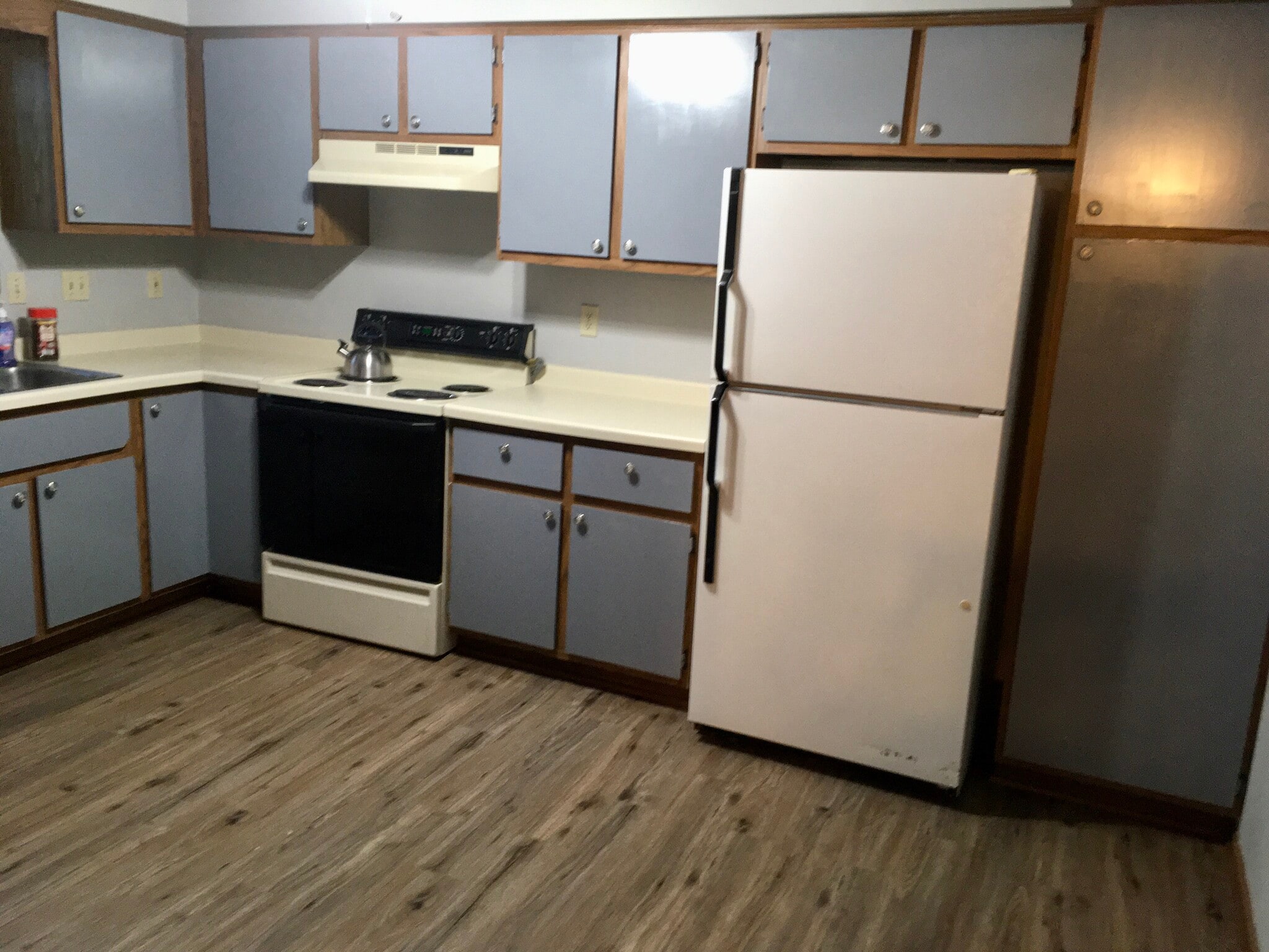 Building Photo - 425 E Monroe Ave