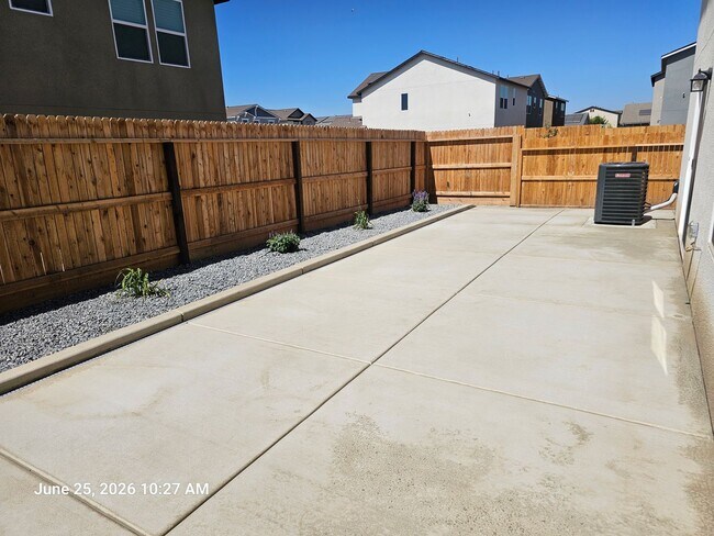 Building Photo - New Construction!