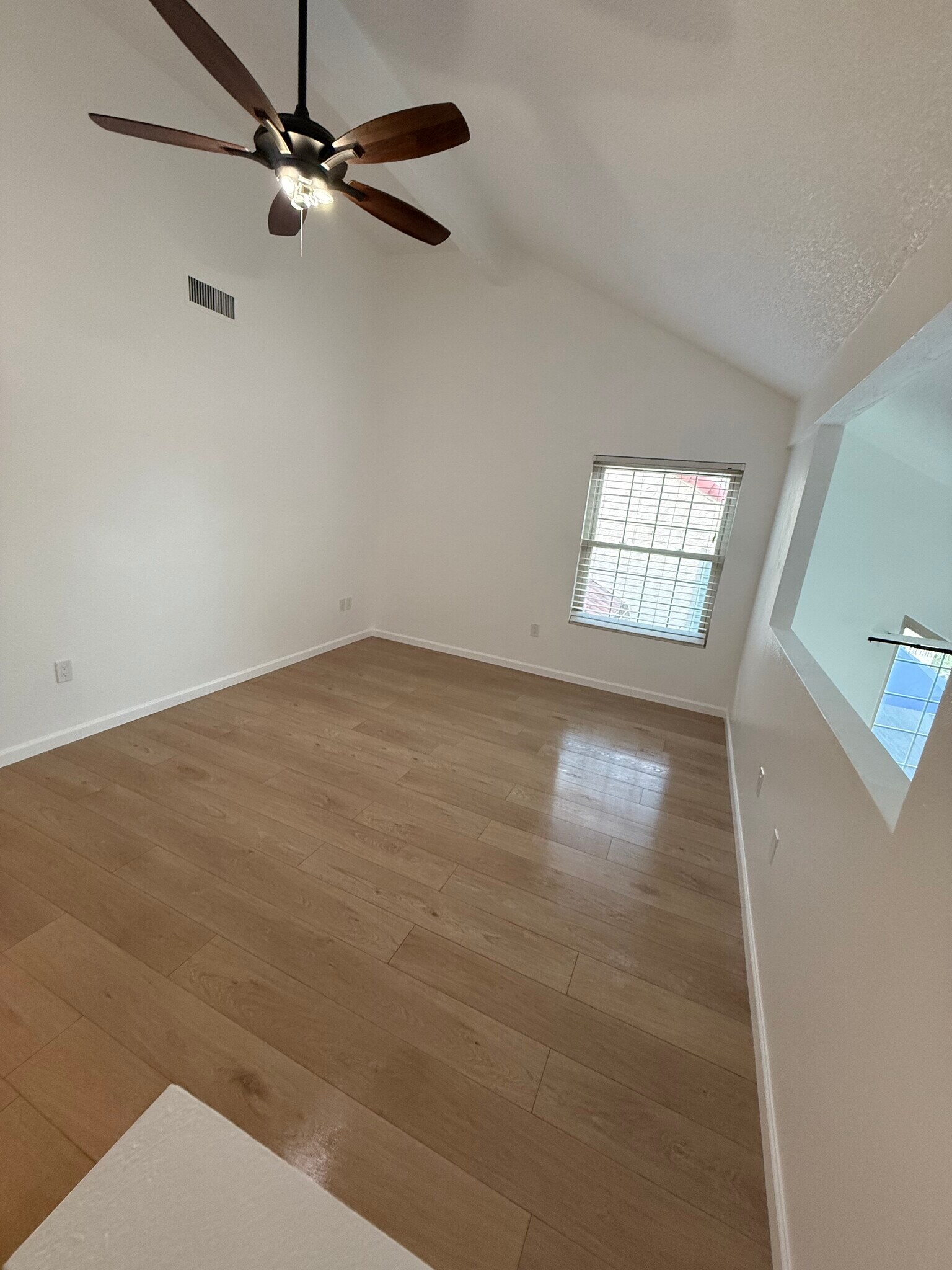 Building Photo - 602 N May